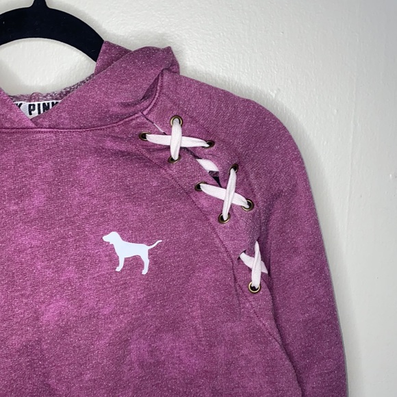 PINK Victoria's Secret Jackets & Blazers - 🌲Maroon oversized Victoria secret PINK cropped hoodie!